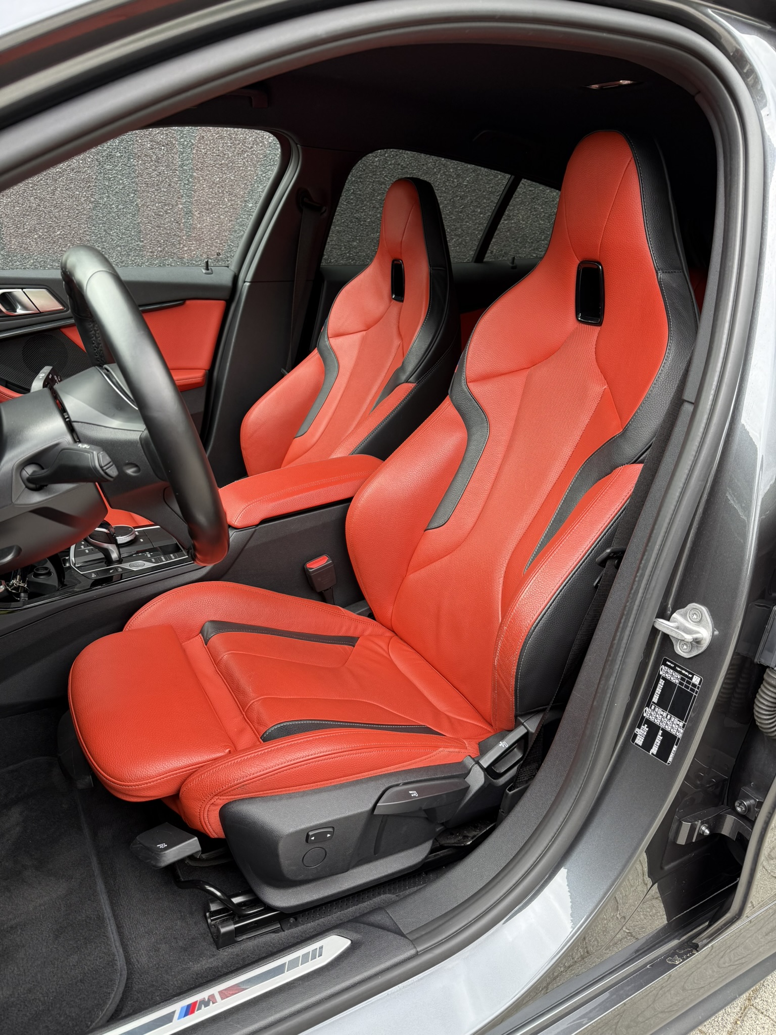 BMW 118i Automaat | M Sport | High Executive | 2021 foto 8